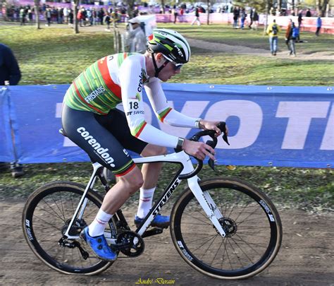 Joran Wyseure 22 Ans Champion Du Monde De Cyclo Cross U23 UCI 2022 1e