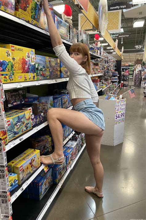 Glamour Babe Ginger Toys Her Shaved Pussy With A Veggie And With Her Dildos Coedcherry