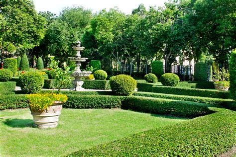 Landscaping Styles And Design French And English Gardens