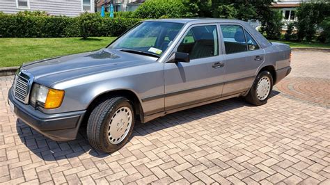 W124 E Class 1988 Mercedes Benz 300E DailyTurismo