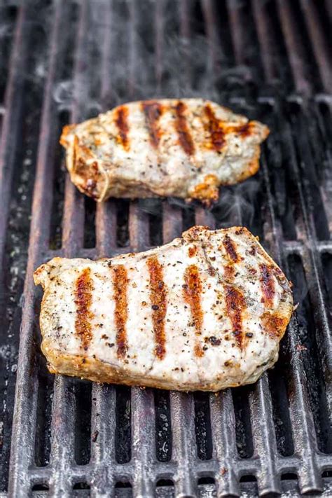 How To Cook Bone In Pork Chops On Gas Grill Mott Notong