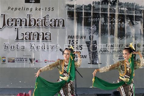 Peringatan Berdirinya Jembatan Lama Kediri Antara Foto