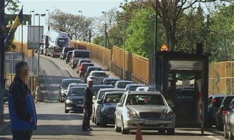 Gužve na ulazu iz Hrvatske u BiH Vozači strpljivo i oprezno na ovim