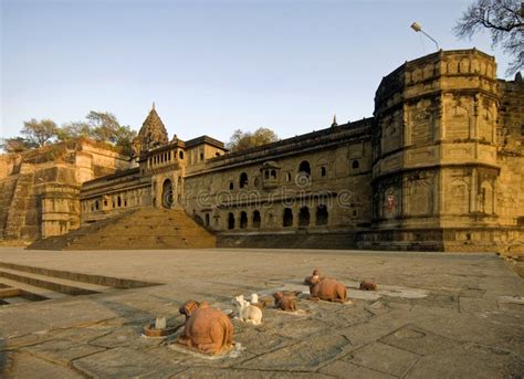 Holy Maheshwar Ghat and Fort with Palace at Maheshwar Editorial Image ...