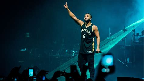 Drake Roasts Meek Mill At OVO Fest | Music News - CONVERSATIONS ABOUT HER