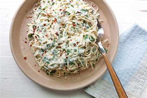 Creamy Goat Cheese And Spinach Linguine — The Mom 100