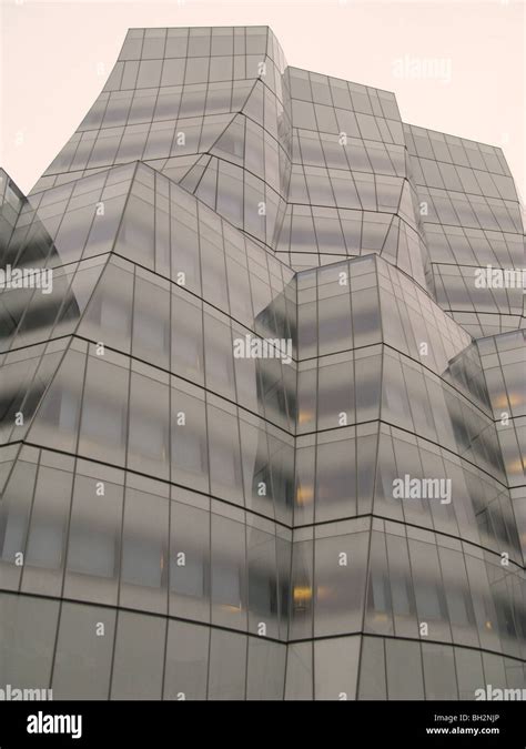 Iac Building Frank Gehry Stock Photo Alamy