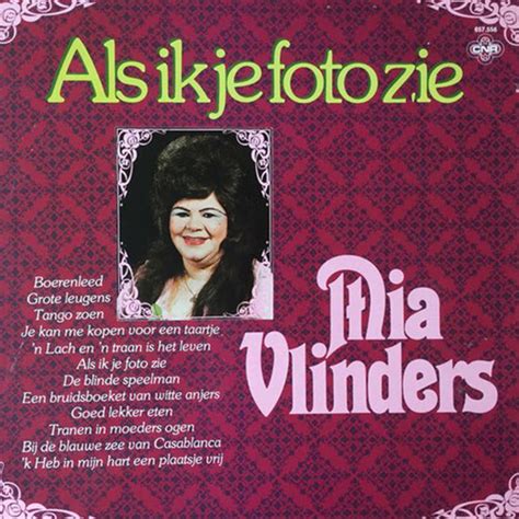 Stream Een Bruidsboeket Van Witte Anjers By Mia Vlinders Listen