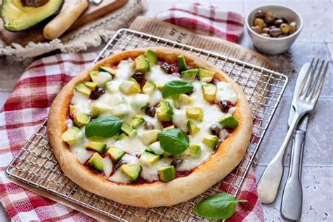 Pizza Avocado Olive E Asiago RICETTANDO CON DANY