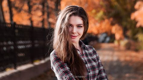 4518603 Portrait Looking At Viewer Depth Of Field Brunette Dmitriy