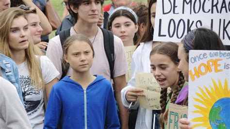 Greta Thunberg demonstriert mit Hunderten vor dem Weißen Haus Video