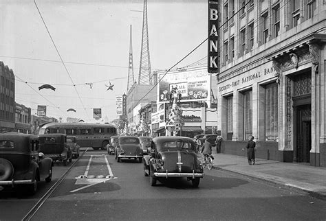 Hollywood Boulevard street car waiting zone (circa 1940s)