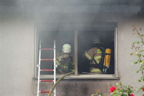 Euro Schaden Dachstuhl In Vollbrand Zwei Verletzte Bayreuth