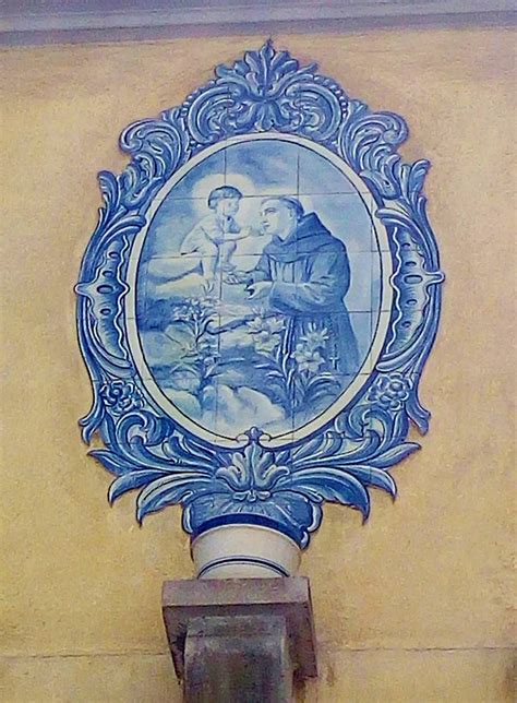 Viajar e Descobrir Norte Aveiro painel de azulejos Santo António