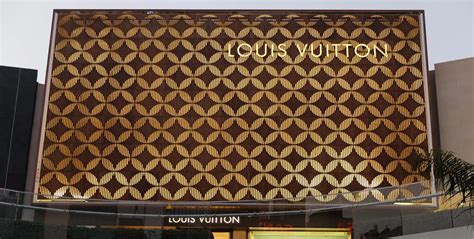 Louis Vuitton Designs Unusual Accoya Facade Latin America