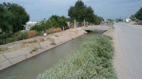 Salvan a adolescente de morir ahogado en canal de riego Telediario México