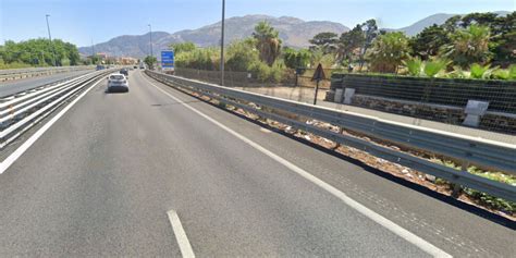 Carini Chiuso Un Tratto Dell Autostrada Palermo Mazara Per Salvare Un