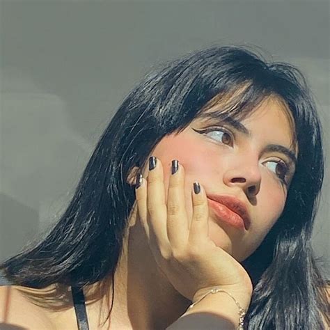 8 Hot Sexy Areli Loaiza Bikini Pics