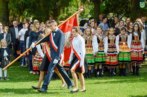 Uroczystość nadania Szkole Podstawowej w Zaraszowie imienia ks