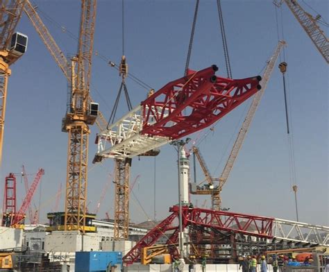 Dutch Experts Called In To Help Recover Toppled Mecca Crane