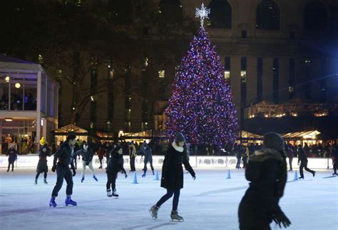 Hundreds turn out for Bryant Park Christmas tree lighting