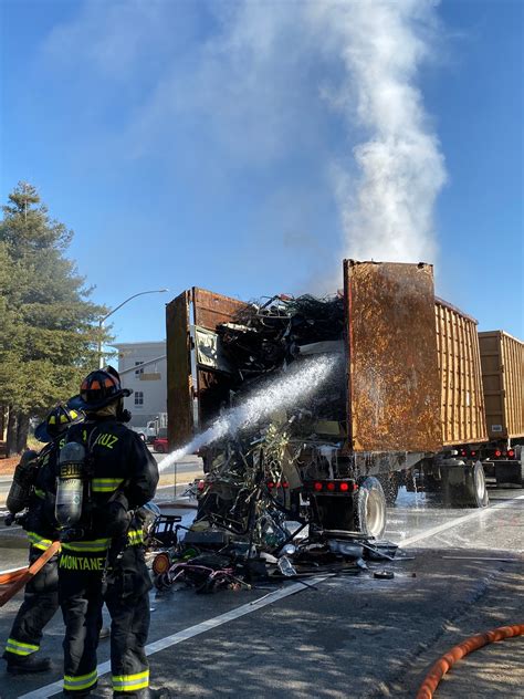 Semi-truck fire briefly closes Highway 1 – Santa Cruz Sentinel