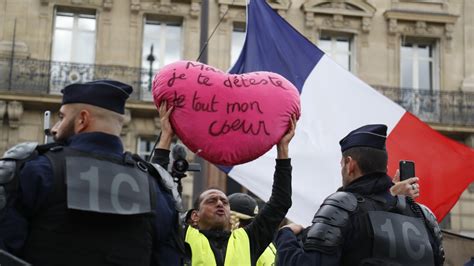 Flipboard France Protests One Year On Yellow Vest Movement Loses Steam