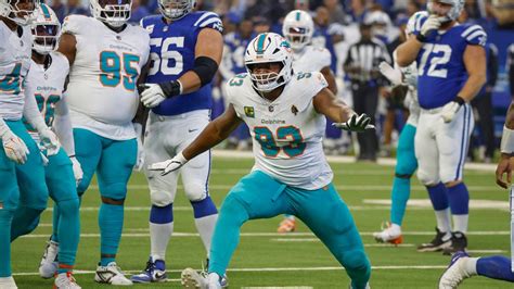 Miami Dolphins Give Away A Victory With Mistakes Lose 16 10 At Indy