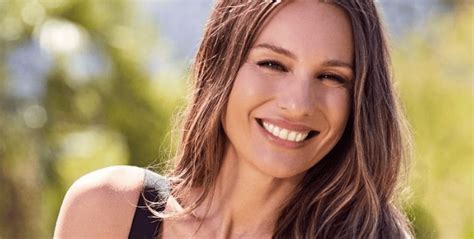 El entrenamiento funcional que hace Pampita para lucir su cuerpo tonificado en su bikini marrón