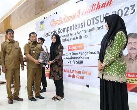 Pj Bupati Aceh Besar Buka Pelatihan Berbasis Kompetensi