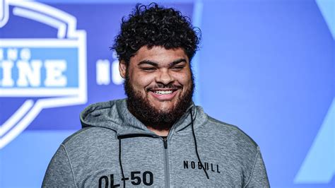 Ny Jets Select Rising Offensive Tackle In Latest Nfl Mock Draft