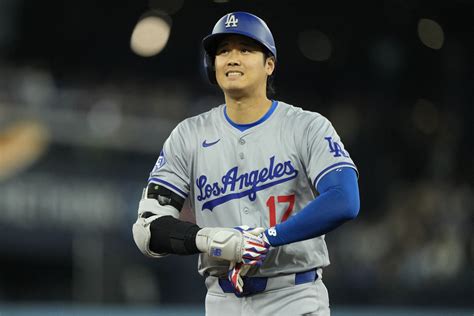 大谷翔平、見逃し三振で3打席目まで無安打 際どいコースに納得いかず？ スポーツ報知