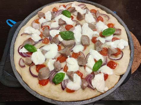 Pizza Con Tonno Fresco Cipolle E Pomodorini Stefy S Flavours