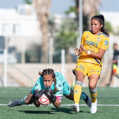 Deiry Ram Rez Santos Laguna Vs Tigres Femenil Sub J