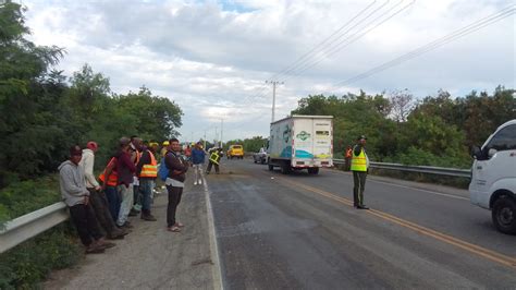 Dos muertos y cuatro heridos en accidente de tránsito en carretera Sánchez