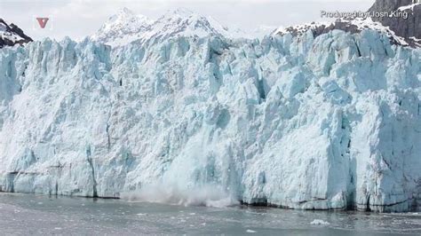 Huge Chunk Of Ice Breaks Off Antarctic Glacier