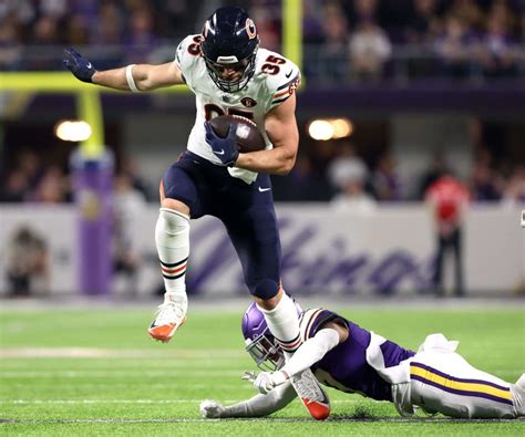 Justin Fields delivers late for Chicago Bears. Brad Biggs’ 10 thoughts on the win — their 1st vs ...