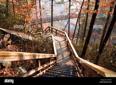 Tallulah gorge suspension bridge hi-res stock photography and images - Alamy