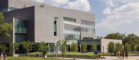 Hofstra University Science and Innovation Center - HLW