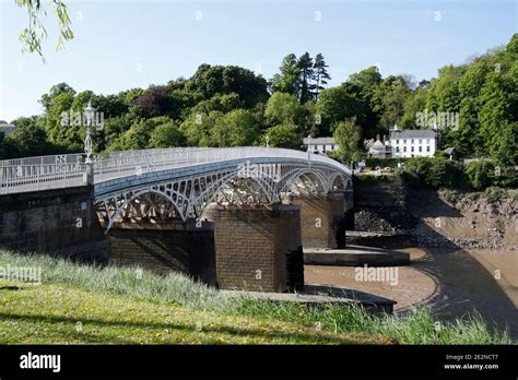 Border between wales and england hi-res stock photography and images ...