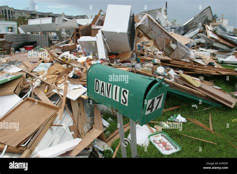 Port Charlotte Florida Hurricane Charley damage mobile home modular ...