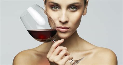 Beneficios Del Vino Tinto Para Las Mujeres