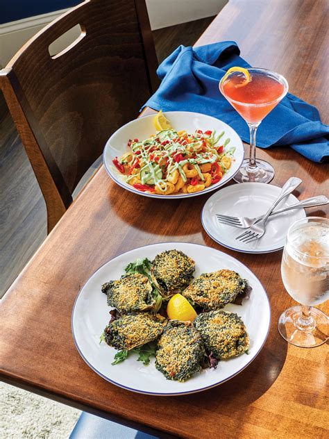 Dining Review Providence Oyster Bars New Location In East Greenwich
