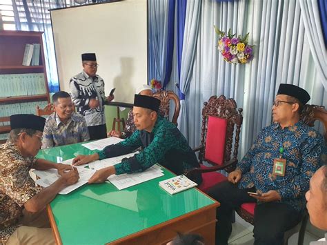 Kua Girimulyo Kembali Proses Ikrar Wakaf Disaksikan Penyelenggara Zawa