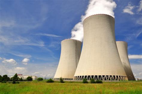 Radioactivity Nuclear Energy Radioactive Elements And Fields Of Using