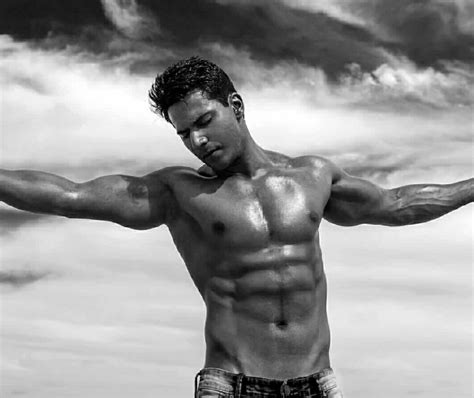 Best Body In Bollywood Male Hero 2016