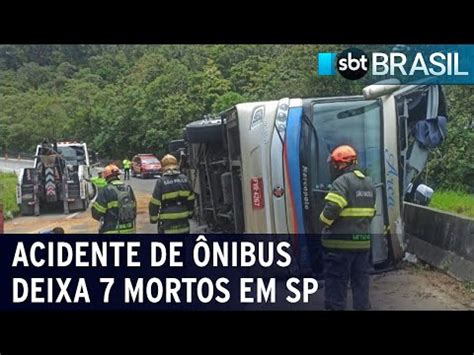 Ônibus de turismo que seguia para Paraty transportando 66 passageiros