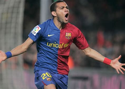 Top Football Players: Dani Alves Profile and Pictures/Images