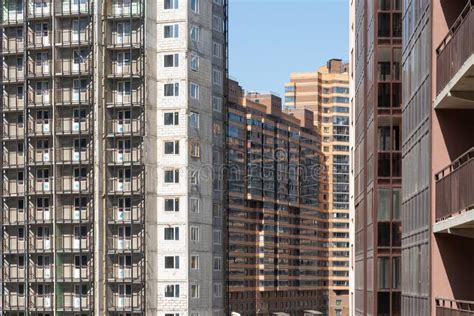 Fachada De Uma Constru O Residencial Do Multi Andar Novo Arquitetura