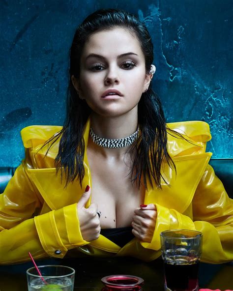 Hottest Celebs 💝🥰 On Twitter Rt Celebspretty Selena Gomez 💛💖